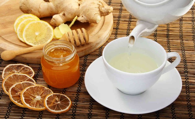 Remédios Caseiros | Canal Ligados nas Dicas - A bowl of food on a table - Ginger tea